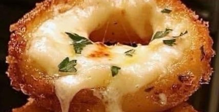 Mozzarella-Stuffed Onion Rings with Garlic Butter
