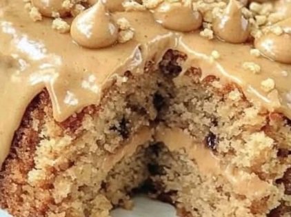 Ultra-Moist Peanut Butter Cake with Peanut Butter-Honey Frosting 🥜🍫