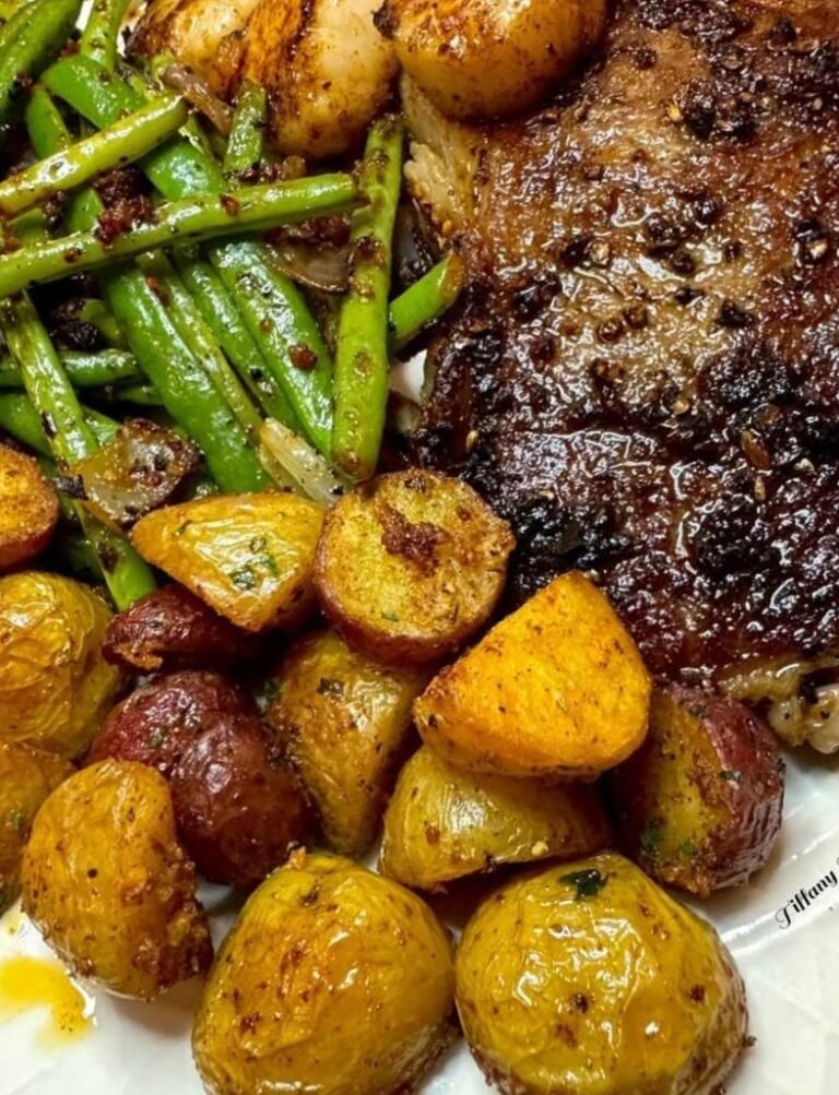 Seared Steak and Scallops with Roasted Potatoes and Green Beans – A Gourmet Surf-and-Turf Delight! 🥩🦪🥔