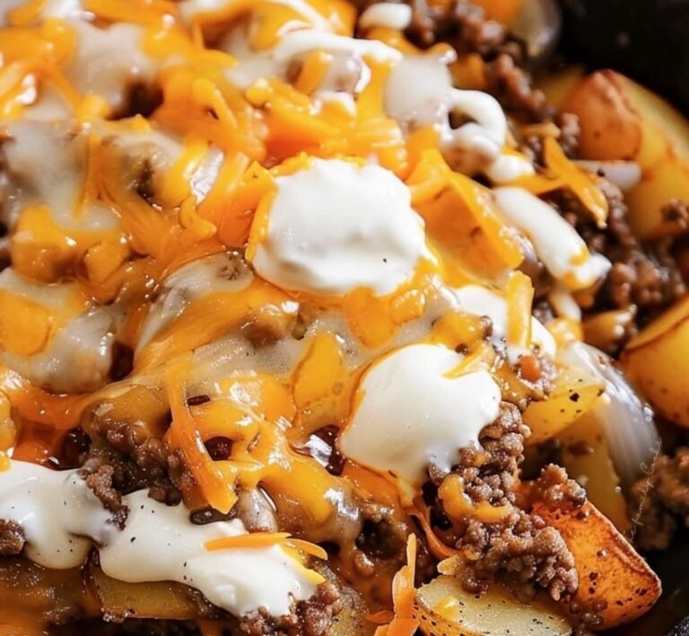 Rustic Campfire Beef and Potato Casserole: A Hearty Outdoor Feast 🏕️🔥