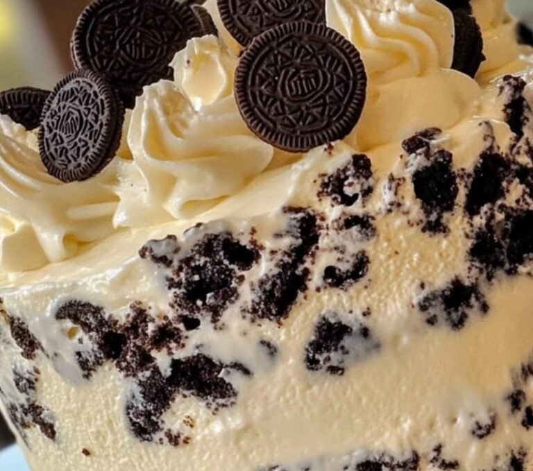 Oreo cake with cookies