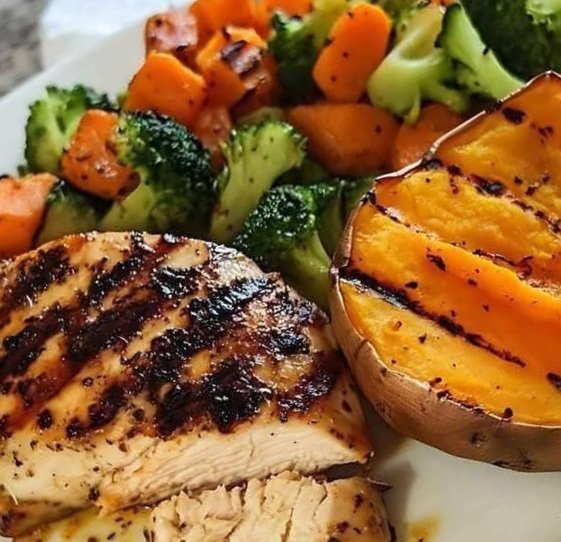 Grilled Chicken with Roasted Sweet Potatoes & Veggies: A Healthy, Flavorful Meal