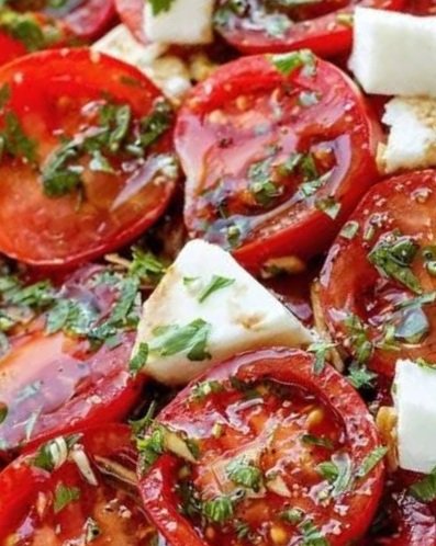 Marinated Tomatoes with Mozzarella: A Fresh, Flavorful Summer Salad