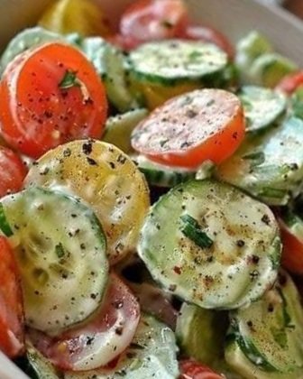 Creamy Cucumber Tomato Salad: A Refreshing Summer Side Dish