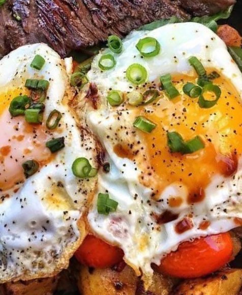 Ultimate Steak and Eggs Skillet with Crispy Potatoes and Vibrant Greens