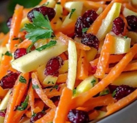Refreshing Apple Cranberry Carrot Salad: A Vibrant, Crunchy Delight 🥕🍎