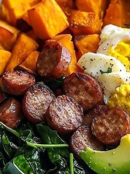 Sausage & Sweet Potato Power Bowl: A Nutrient-Packed Meal to Fuel Your Day 🥑🥔