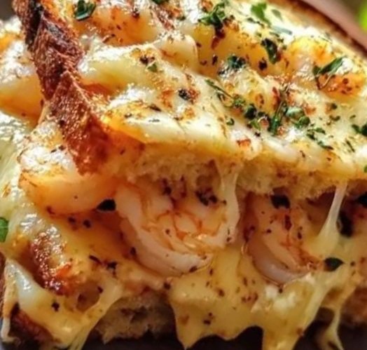 Cheesy Garlic Bread Prawn Grilled Cheese: A Decadent Coastal Twist 🦐🧀🥪