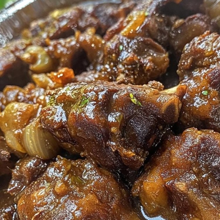 Braised Oxtails in Rich Brown Gravy: A Soulful Comfort Classic