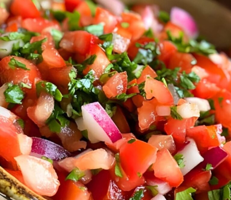 Fresh and Zesty Pico de Gallo: The Ultimate Mexican Salsa Fresca