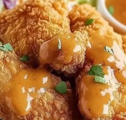 Classic Country Fried Chicken with Creamy Gravy: A Southern Comfort Favorite