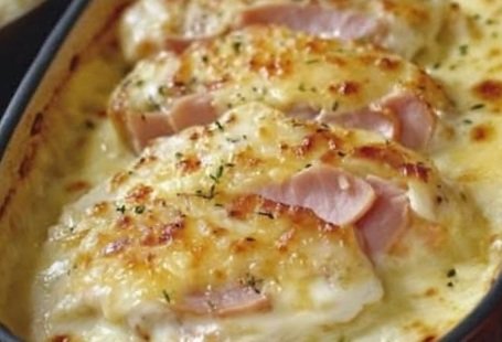Cozy Alpine-Style Escalope Savoyarde: A Cheesy, Comforting Delight 🧀🏔️