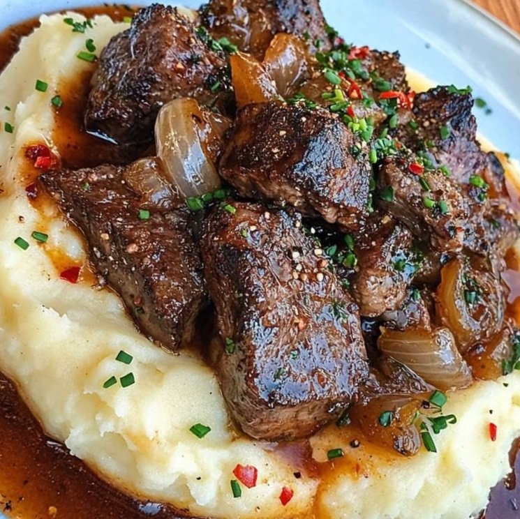 Seared Beef Chunks with Sweet Caramelized Onions and Velvety Mashed Potatoes