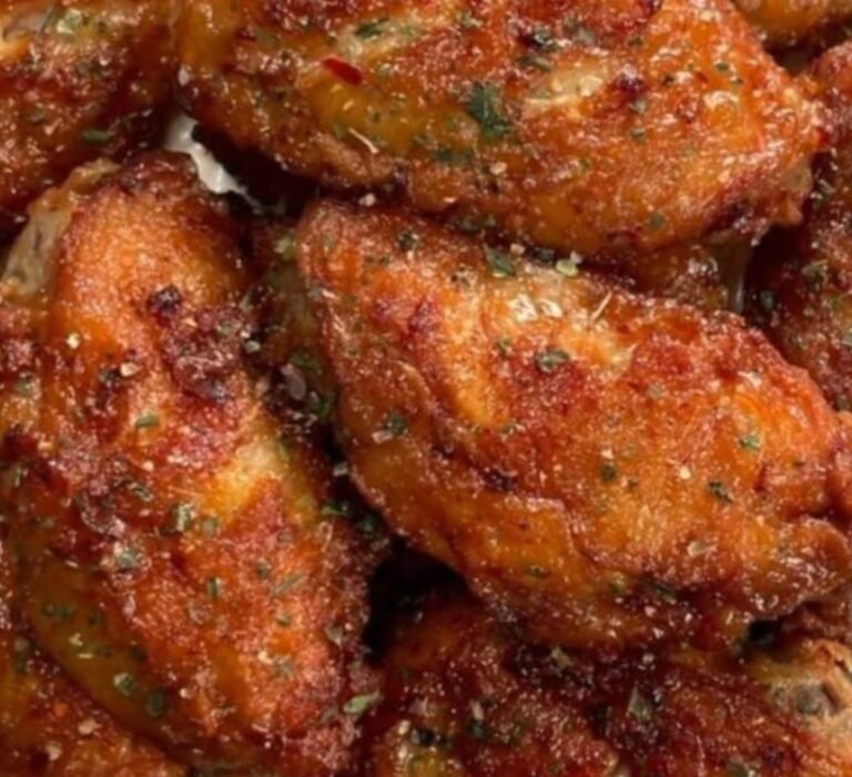 Crispy Garlic Parmesan Chicken Wings: A Flavor-Packed Delight 🍗🔥