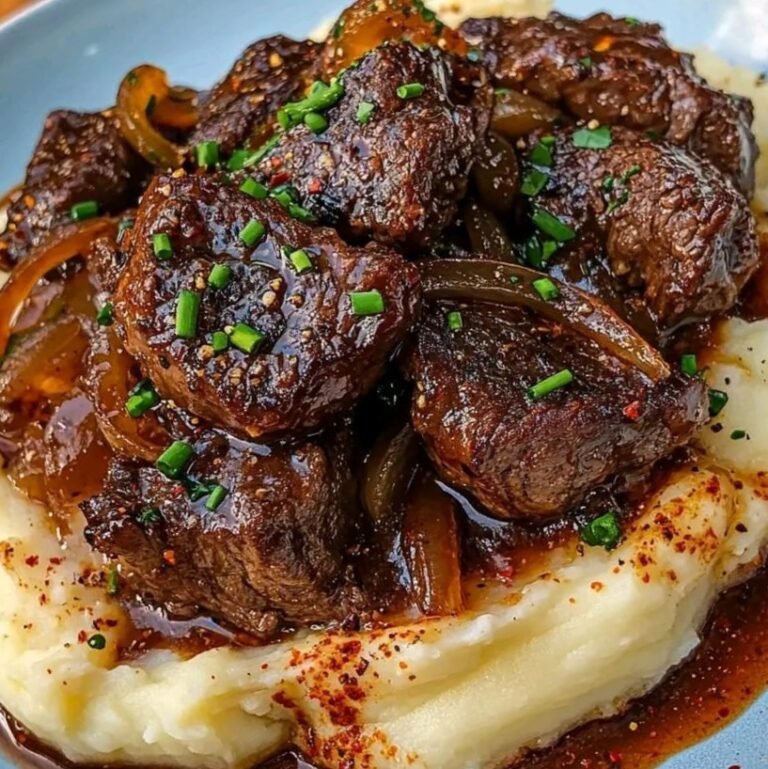 Seared Beef Tips with Caramelized Onions & Velvety Mashed Potatoes: A Comfort Food Classic