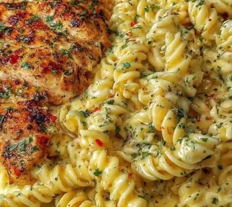 Creamy Garlic Chicken Twisted Pasta: A Comforting One-Pan Delight