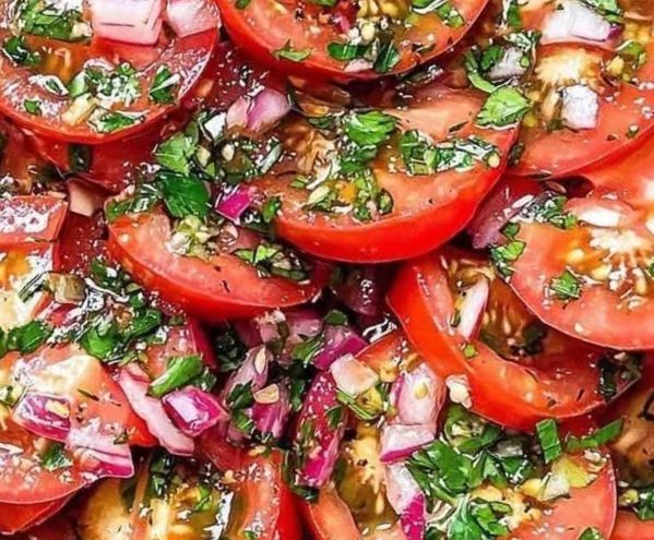 Fresh and Flavorful Marinated Tomato Salad