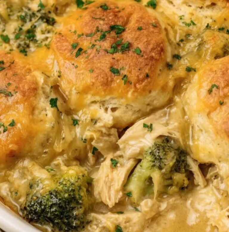 🥦🧀 Broccoli Cheddar Biscuit Casserole 🧀🥦: A Cozy, Cheesy Delight