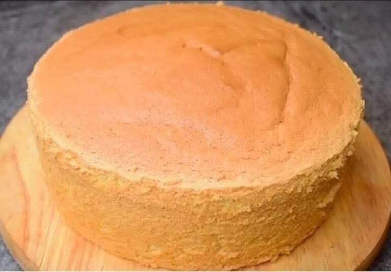 Tall And Easy Vanilla Sponge Cake