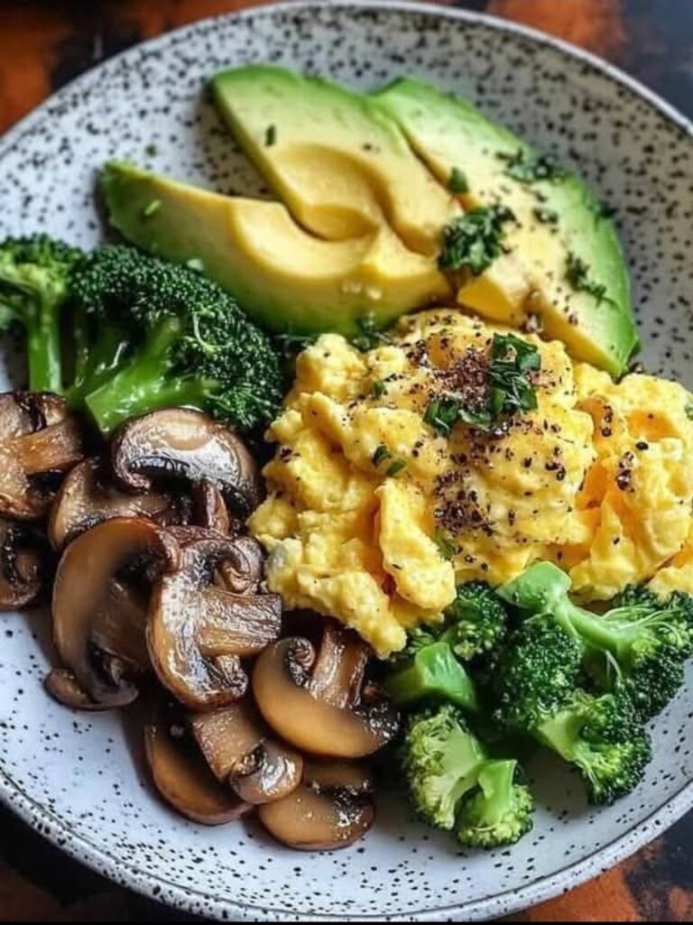 Scrambled Eggs with Sautéed Mushrooms, Broccoli & Avocado 🥚🥑