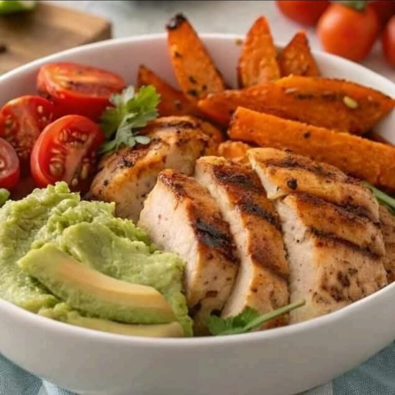 Grilled Chicken & Sweet Potato Bowl 🍗🥑🍠