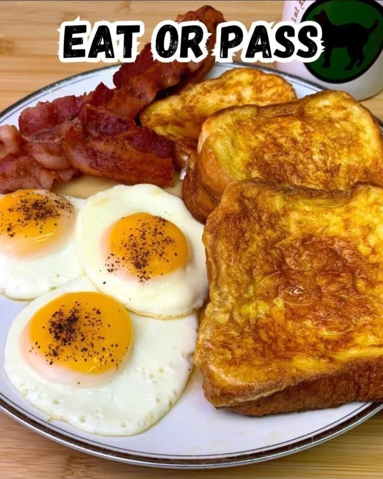 Savoury French Toast with Bacon & Eggs: A Brunch Game-Changer 🍳🥓