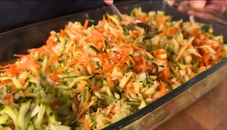 Healthy Zucchini Puff Casserole: A Light, Flavorful Veggie Dish 🥒🧀