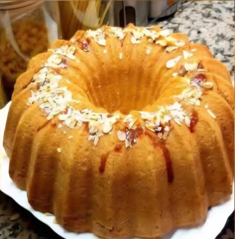 Classic Cake: A Simple, Versatile Dessert 🥮