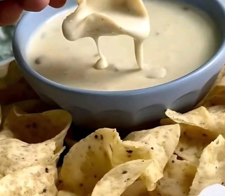 Mexican Restaurant-Style White Cheese (Queso) Dip 💃