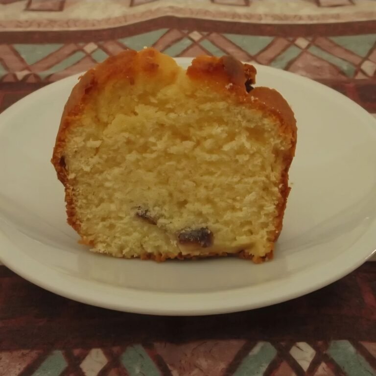 Easy Homemade Yogurt Cake – Moist, Simple, and Perfect for Any Occasion